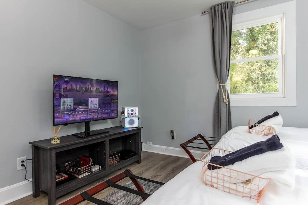 West End Bungalow Perfect To Work, Play, & Escape アトランタ エクステリア 写真