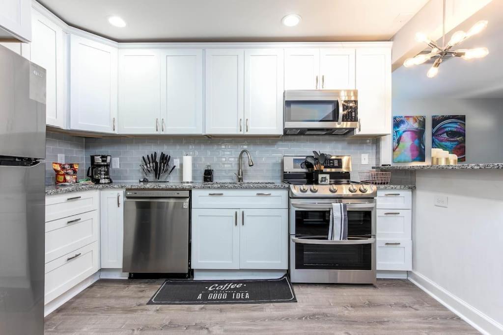 West End Bungalow Perfect To Work, Play, & Escape アトランタ エクステリア 写真