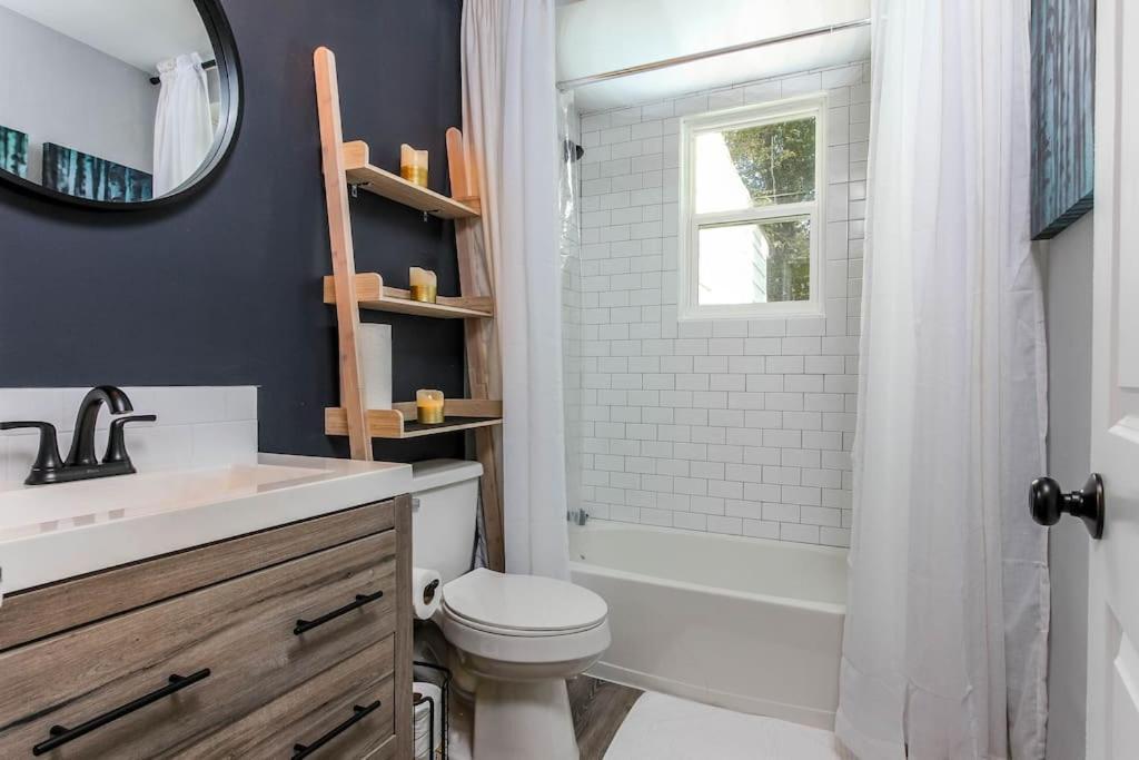 West End Bungalow Perfect To Work, Play, & Escape アトランタ エクステリア 写真