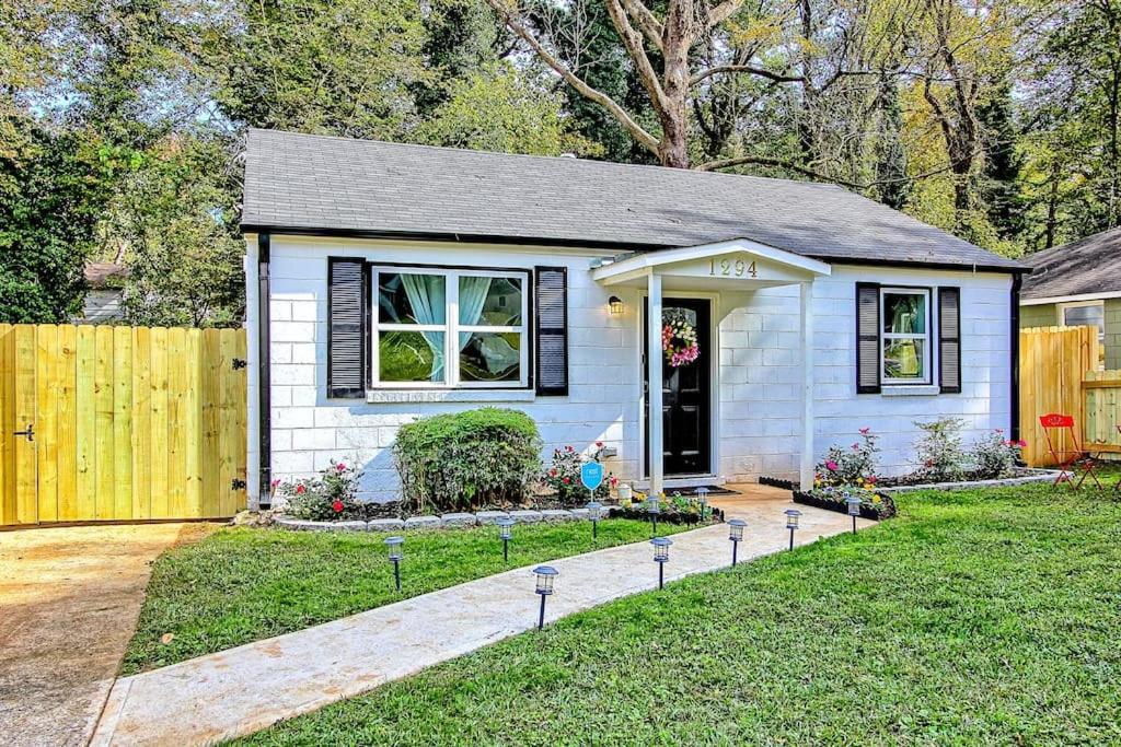 West End Bungalow Perfect To Work, Play, & Escape アトランタ エクステリア 写真