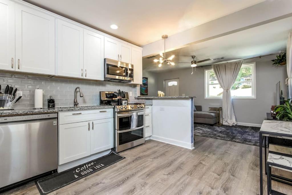 West End Bungalow Perfect To Work, Play, & Escape アトランタ エクステリア 写真