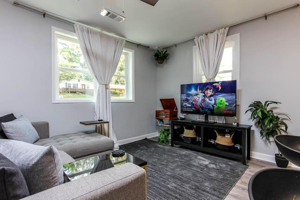 West End Bungalow Perfect To Work, Play, & Escape アトランタ エクステリア 写真