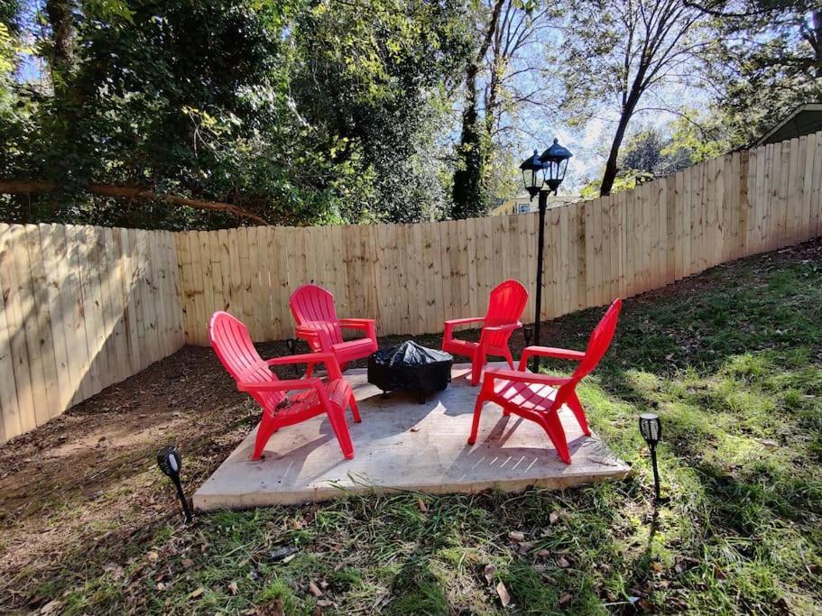 West End Bungalow Perfect To Work, Play, & Escape アトランタ エクステリア 写真