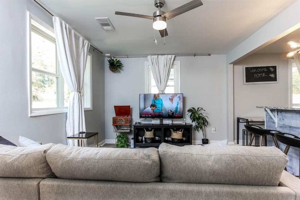 West End Bungalow Perfect To Work, Play, & Escape アトランタ エクステリア 写真